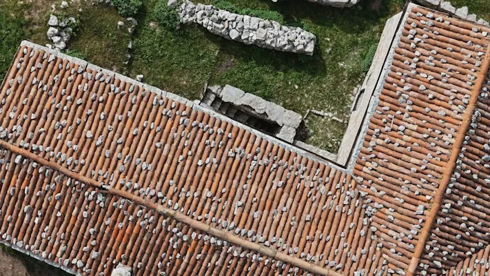 East-west mounted solar panels on a flat roof